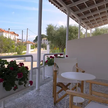 Casa Yasmina Katastárion