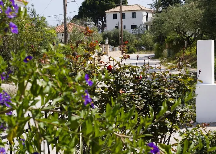 Casa Yasmina Katastárion