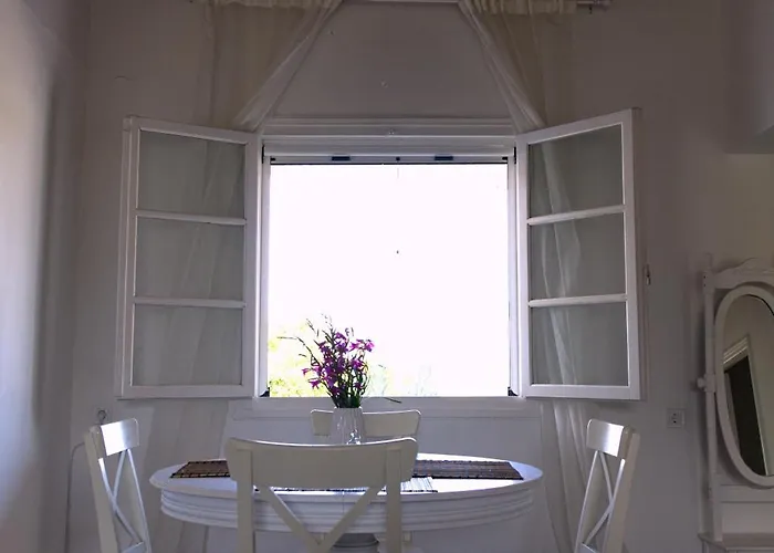 Casa Yasmina Katastárion