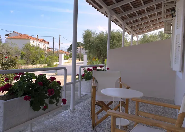 Casa Yasmina Katastárion